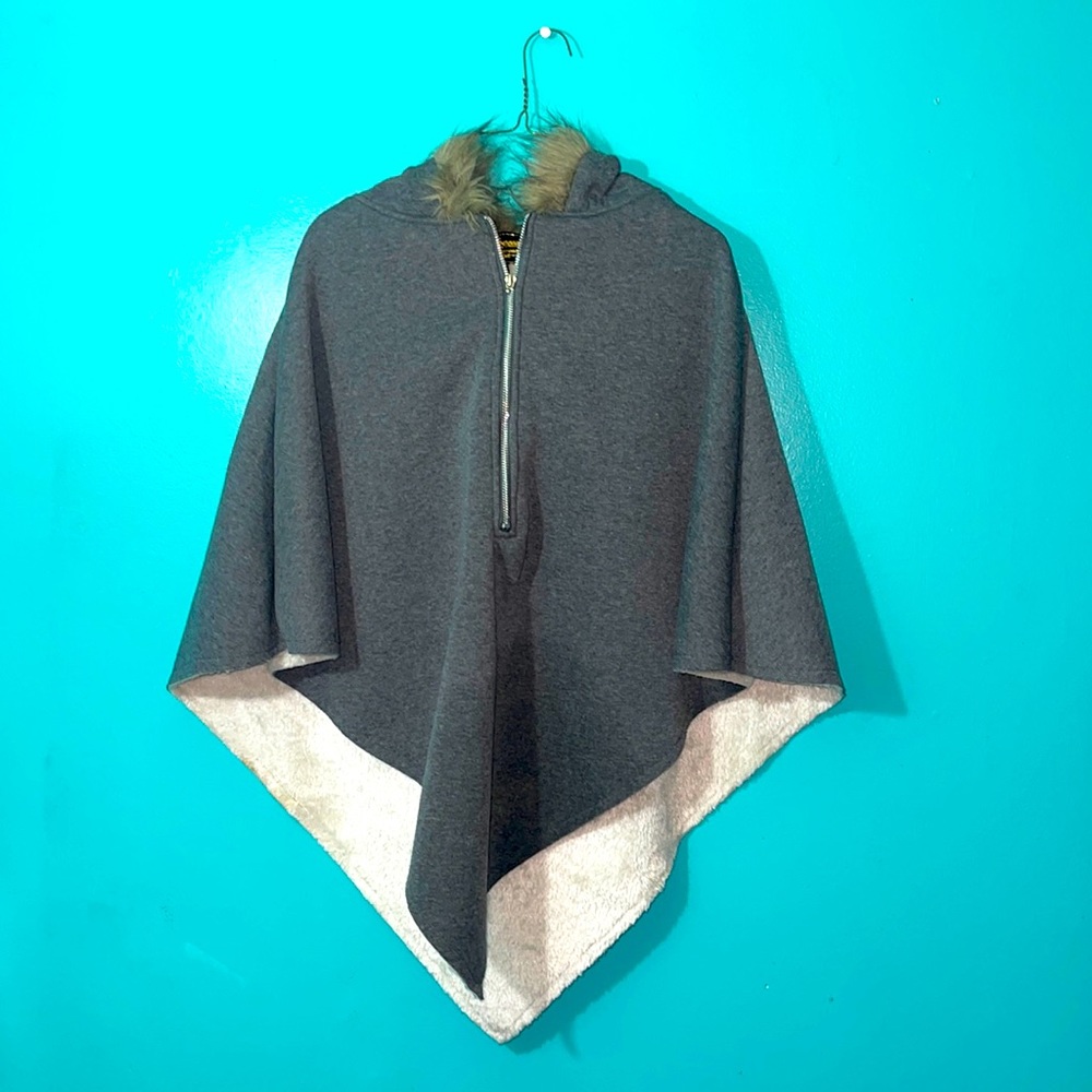 Hoodir Poncho